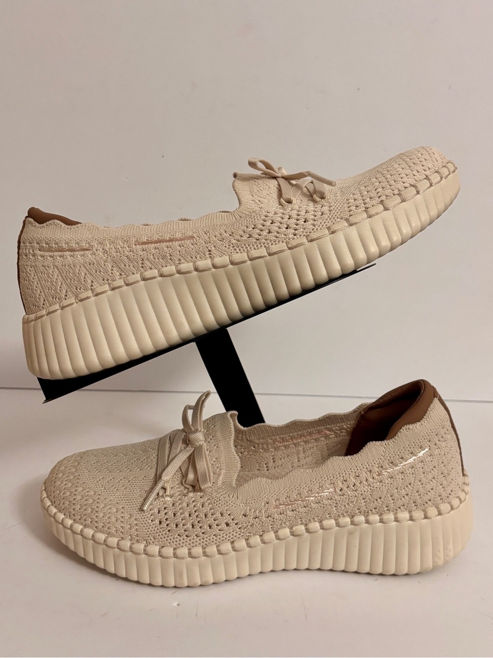 Skechers Women's Wilshire BLVD-Knit Sail loafers size 8.5